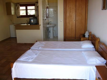 Hotel Heleni Apartments Epidaurus Zimmer foto